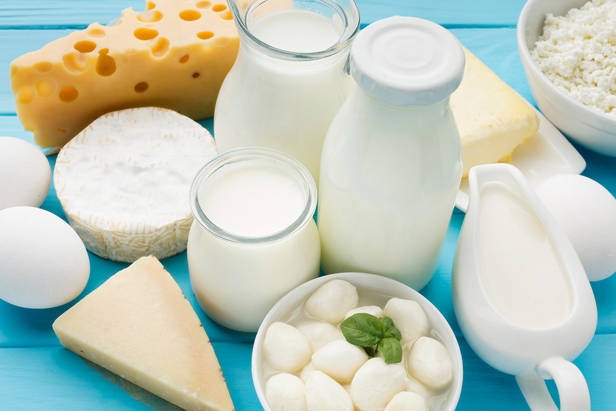 close-up-organic-milk-with-gourmet-cheese1edit1.jpg